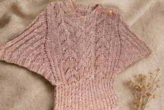 Prenda tejida a mano por Betty Textiles en Characato, Arequipa